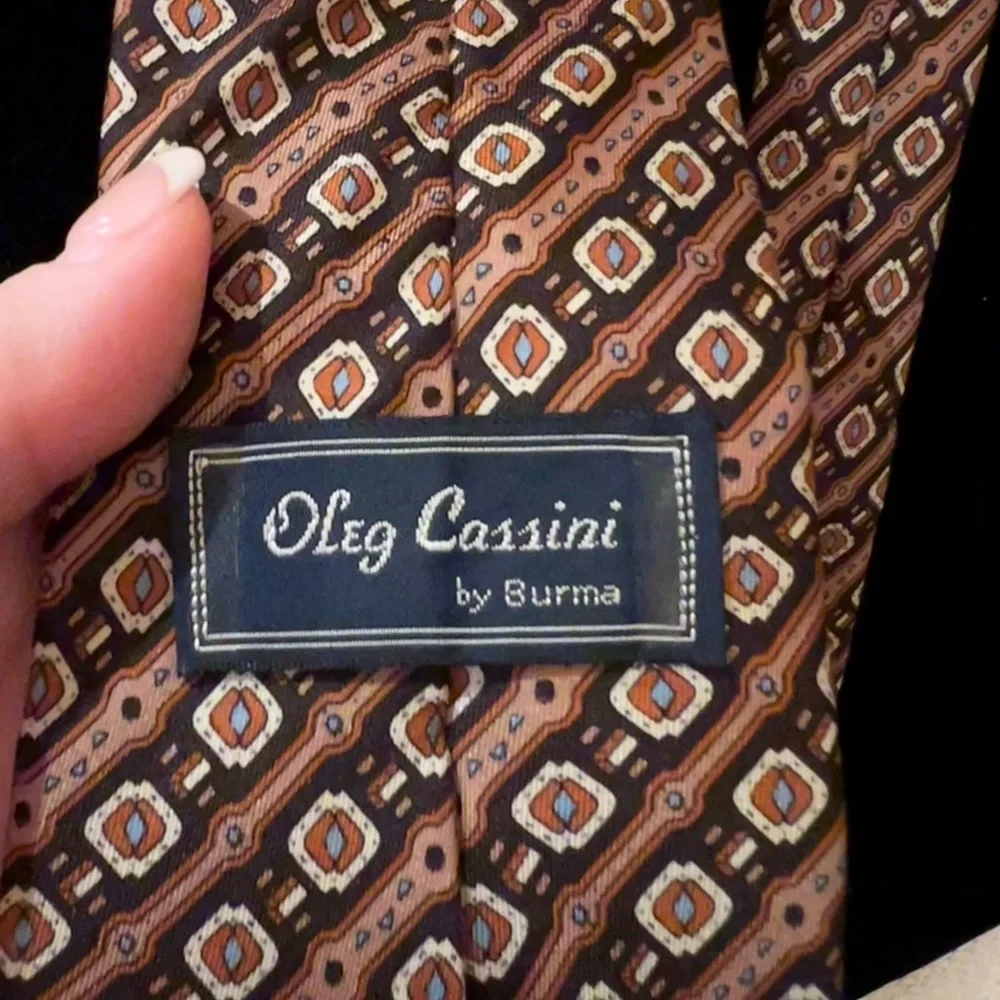Oleg Cassini Classic Men’s Tie
